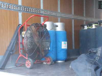 ...si utilizza un massiccio ventilatore...
